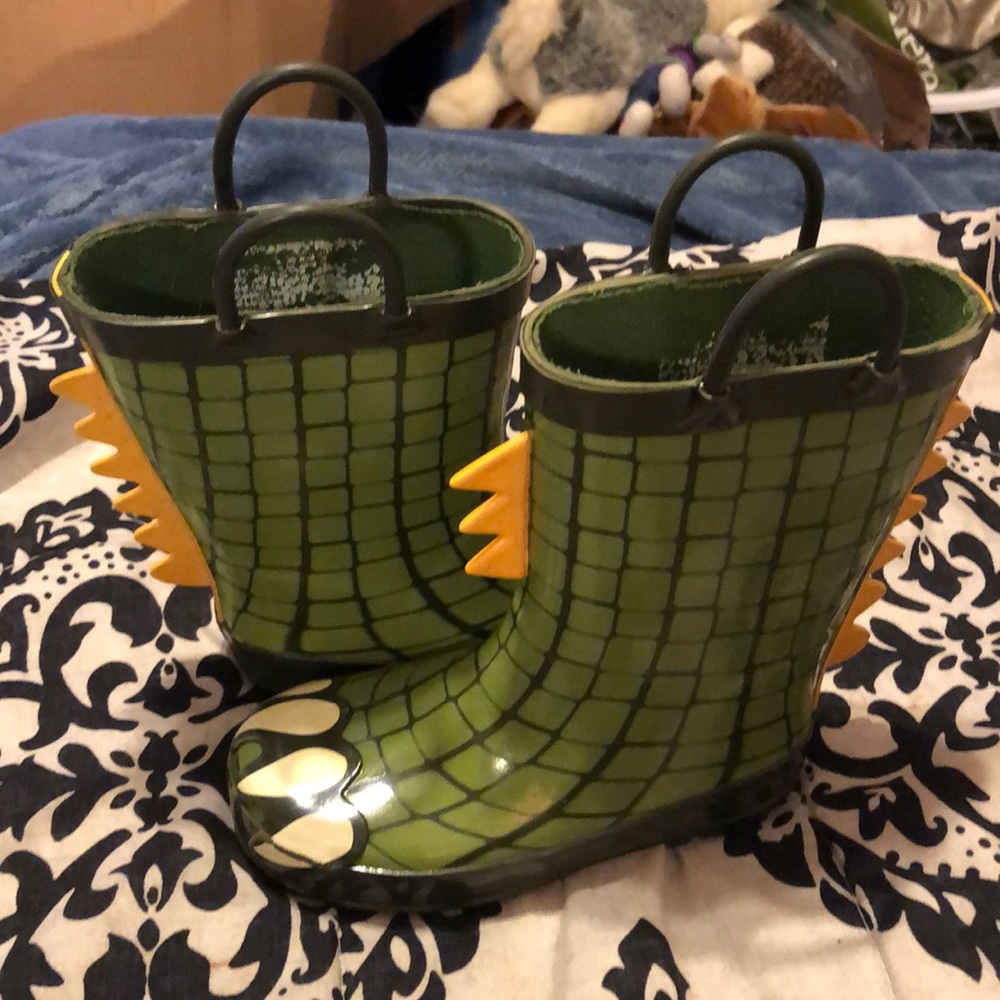 Boys dinosaur rubber boots